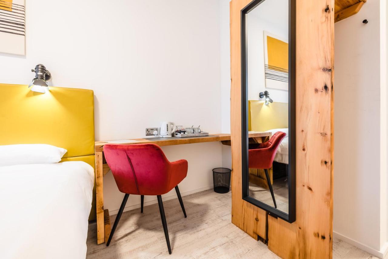 Cardiff Arms Bistro & Hotel Treorky エクステリア 写真