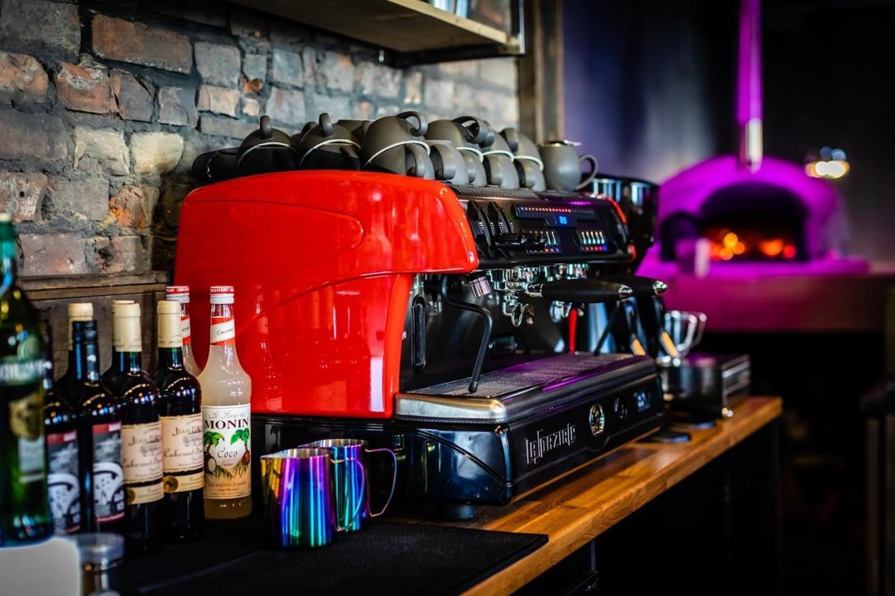 Cardiff Arms Bistro & Hotel Treorky エクステリア 写真