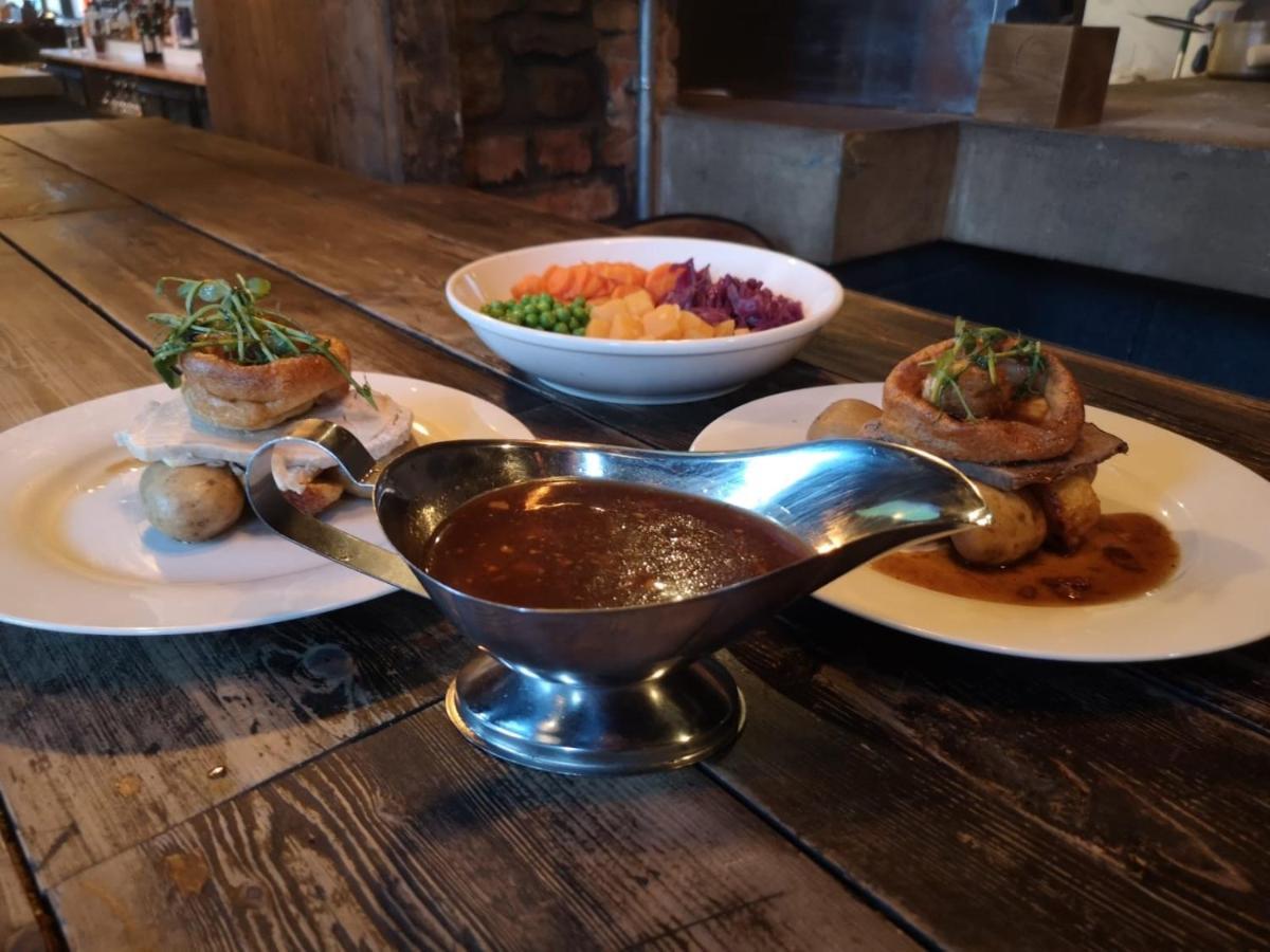 Cardiff Arms Bistro & Hotel Treorky エクステリア 写真