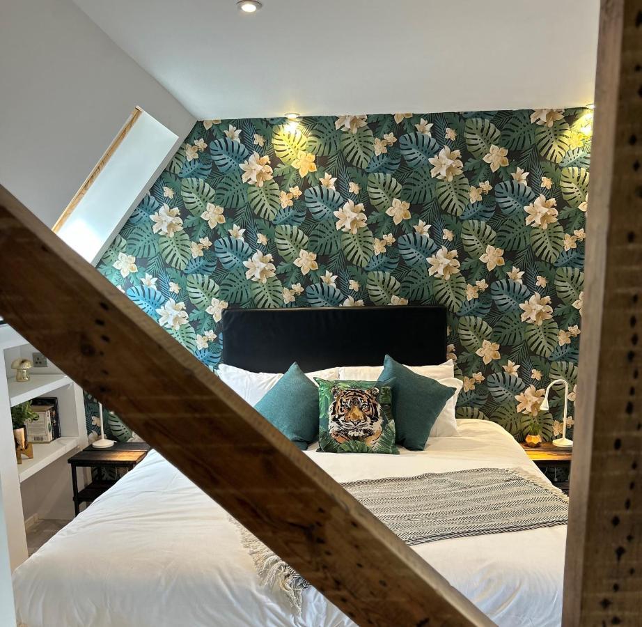 Cardiff Arms Bistro & Hotel Treorky エクステリア 写真