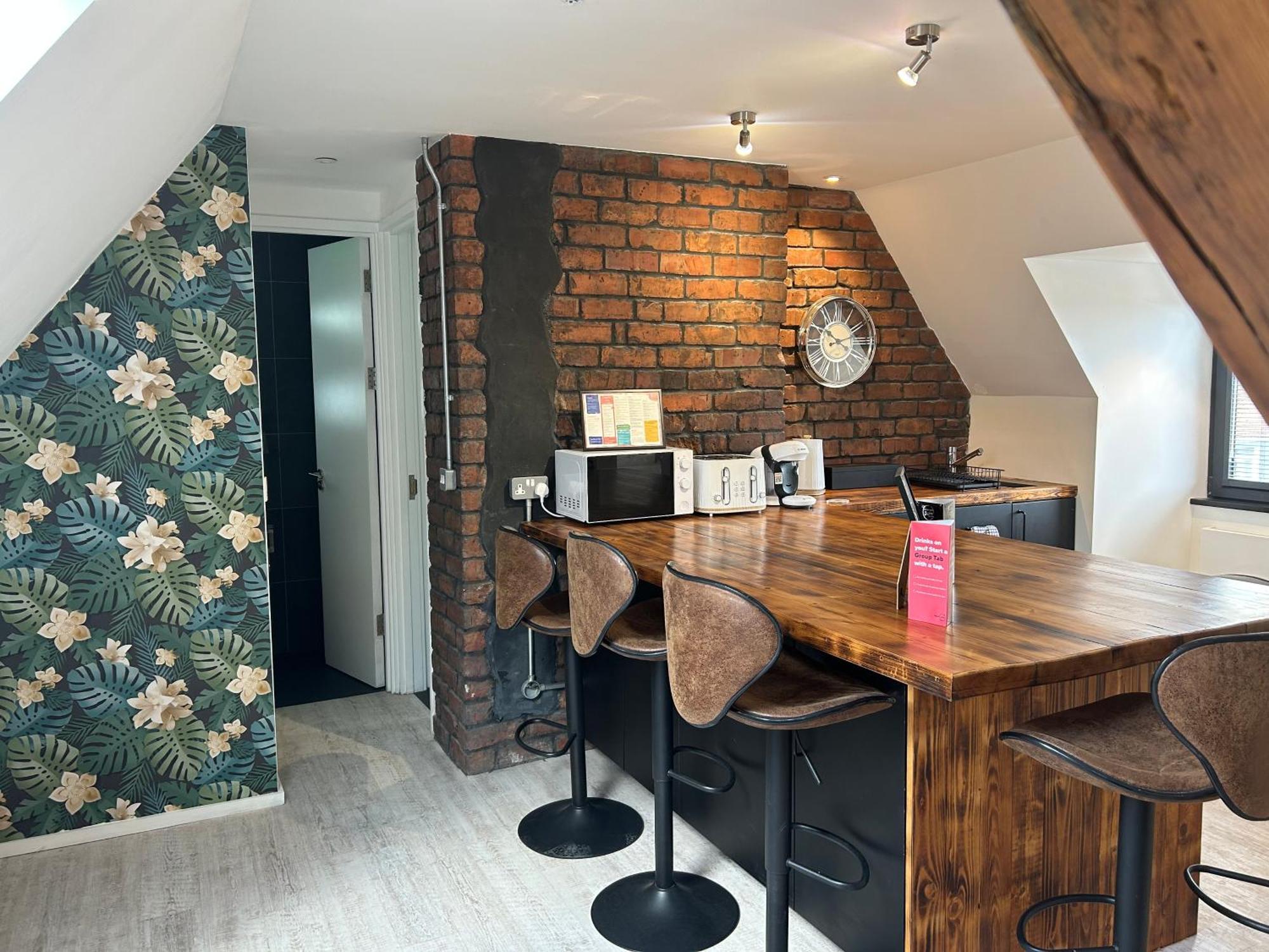 Cardiff Arms Bistro & Hotel Treorky エクステリア 写真